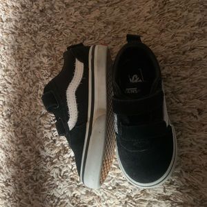 Black/white toddler Vans size 7.